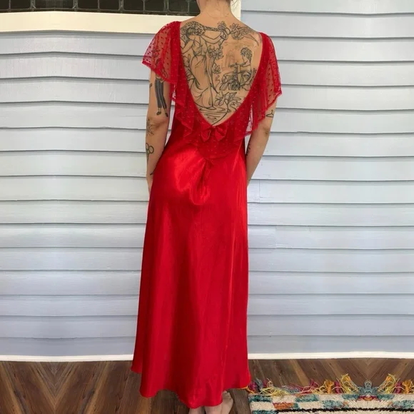 Vintage 80s Red Bias Cut Sheer Swiss Dot Flutter Sleeve Back Bow Nightgown - Picture 2 of 7